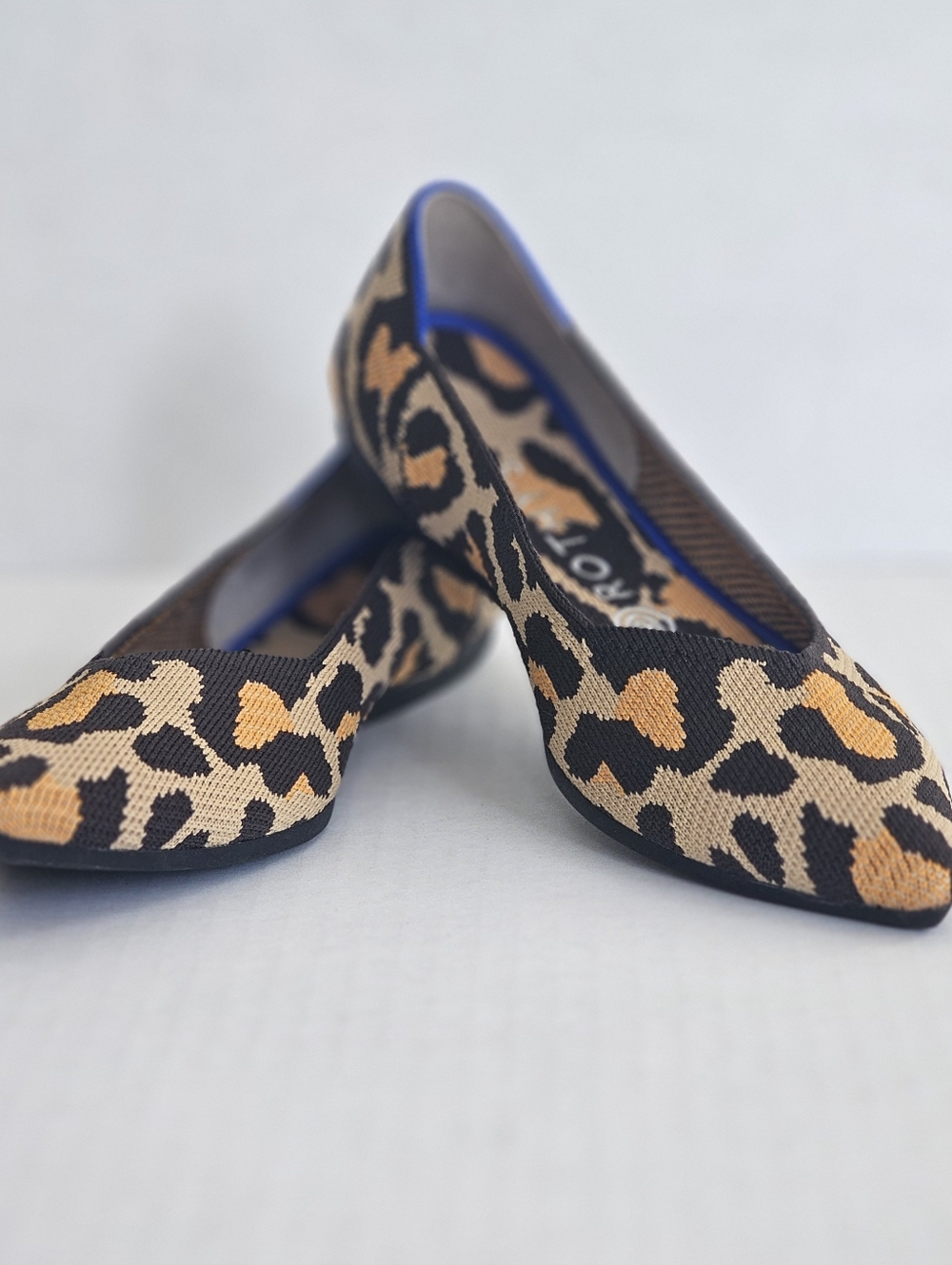 Rothys The Point Big Cat Flats Size 10 Leopard Print Pointed Toe Slip On Ballet